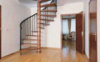 Круговая лестница для дома: типы, габариты. Выбор материала и возведение