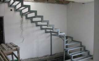 Внутренние и наружные лестницы из металла на второй этаж: отделка и декор