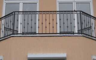 Кованые ограждения балконов и перил (фото)