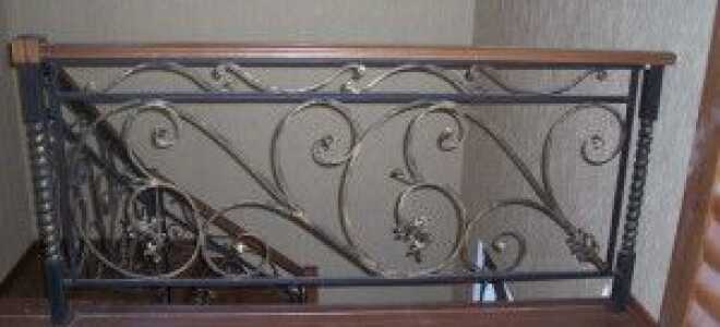 Многочисленные фотографии лестничных маршей с элементами ковки