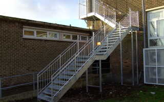 Эвакуационные лестницы: снип для разных типов конструкции