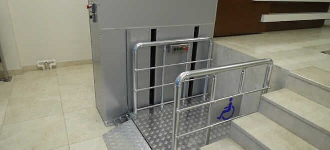 Как использовать подъемник для инвалидов по лестнице