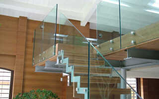 Ограждения для лестниц из стекла