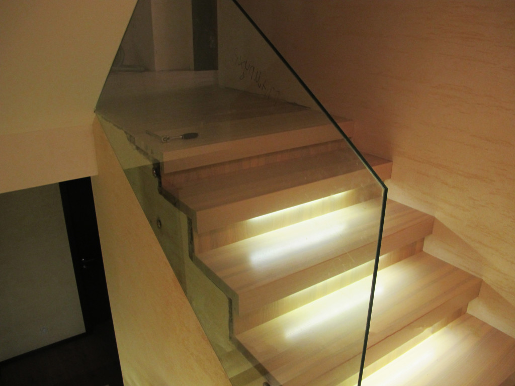 Автоматическая подсветка для лестницы