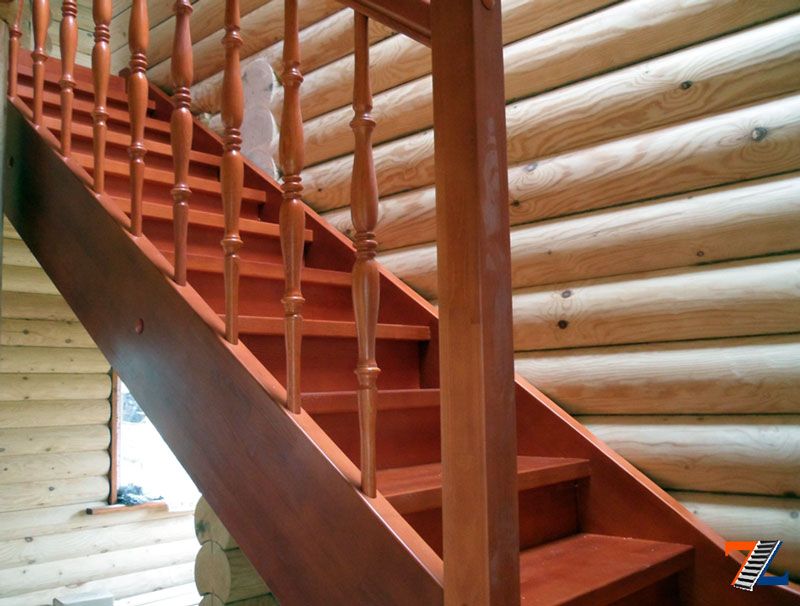 Устойчивая конструкция на тетиве с подступенками