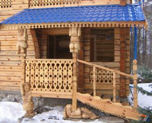 Ограждение крыльца в русском стиле