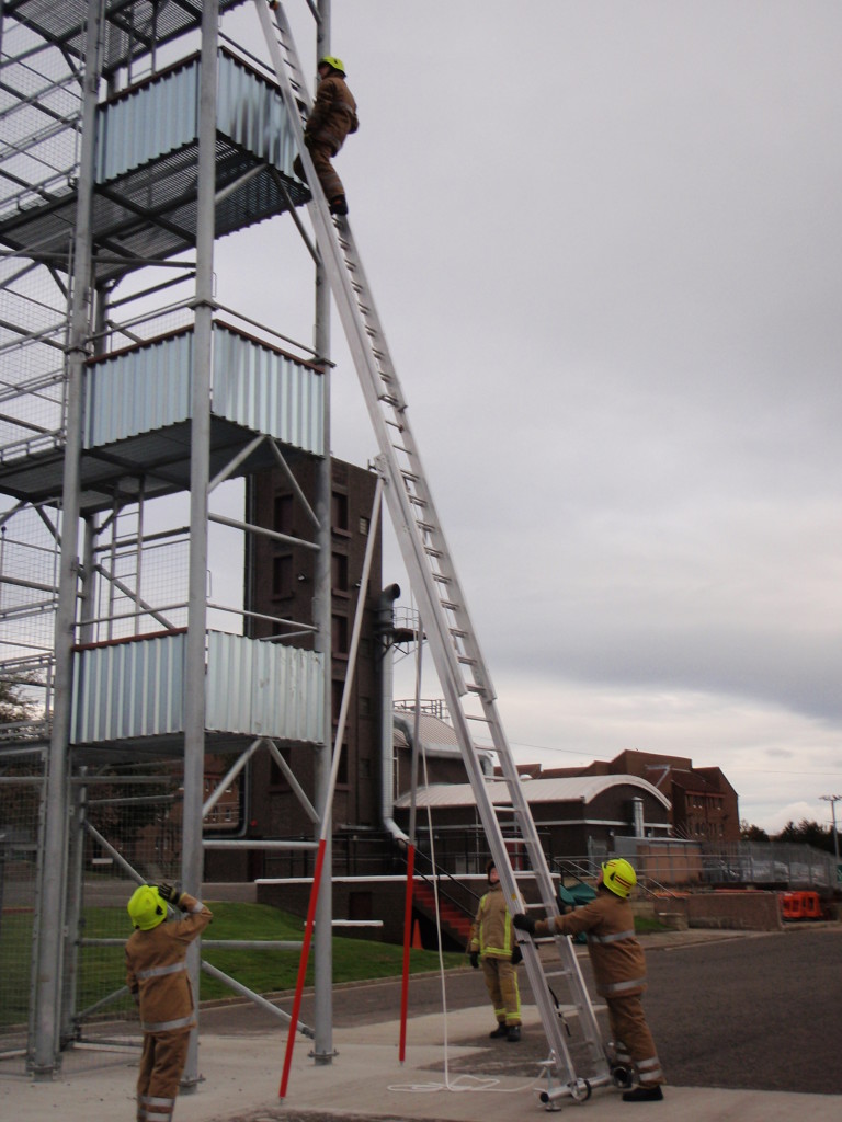 выдвижная лестница